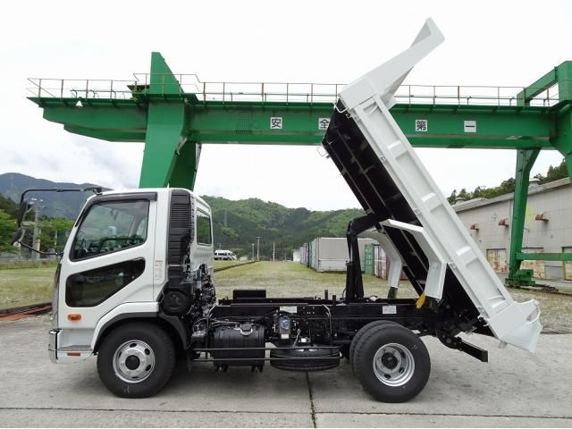 Mitsubishi FIGHTER 2026-03 8186371-4