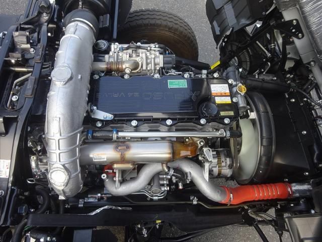 Mitsubishi FIGHTER 2026-03 8186370-9