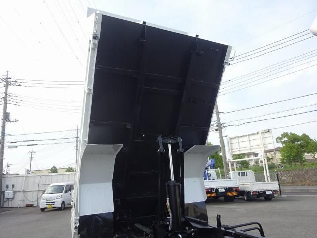 Mitsubishi FIGHTER 2026-03 8186370-18