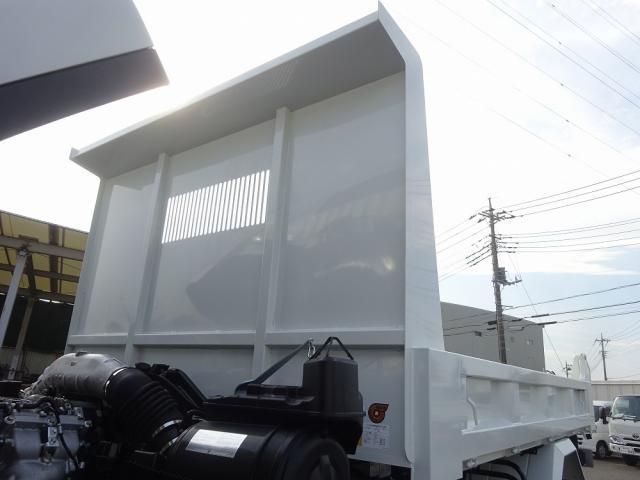 Mitsubishi FIGHTER 2026-03 8186370-21