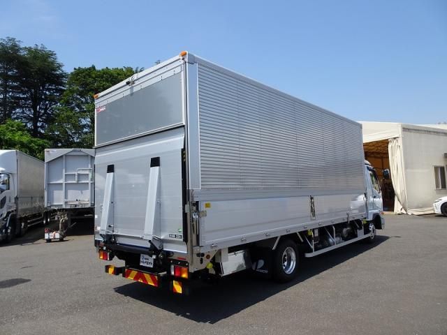 Mitsubishi FIGHTER 2025-11 8186359-2