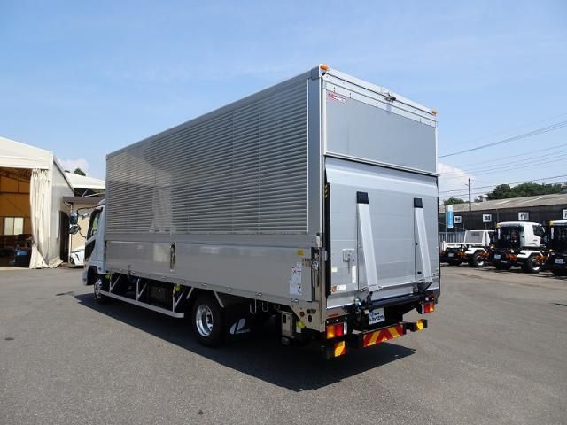 Mitsubishi FIGHTER 2025-11 8186359-3
