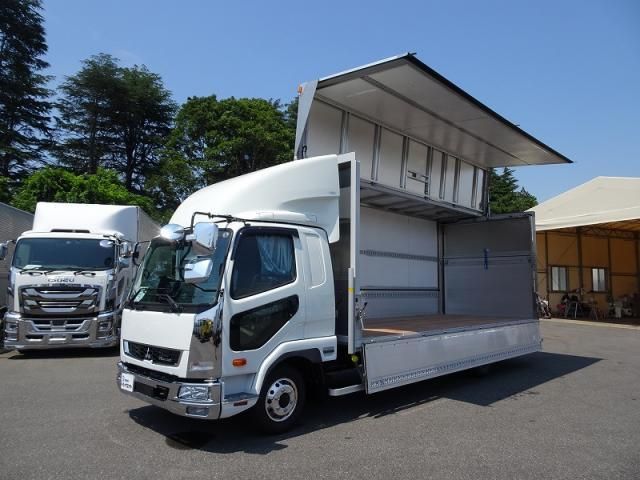 Mitsubishi FIGHTER 2025-11 8186359-4