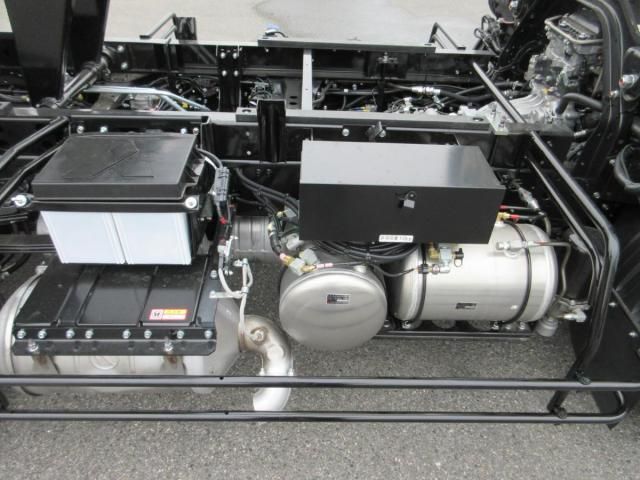 Mitsubishi FIGHTER 2026-04 8186372-27