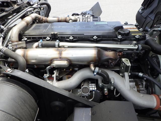 Mitsubishi FIGHTER 2025-10 8186365-12