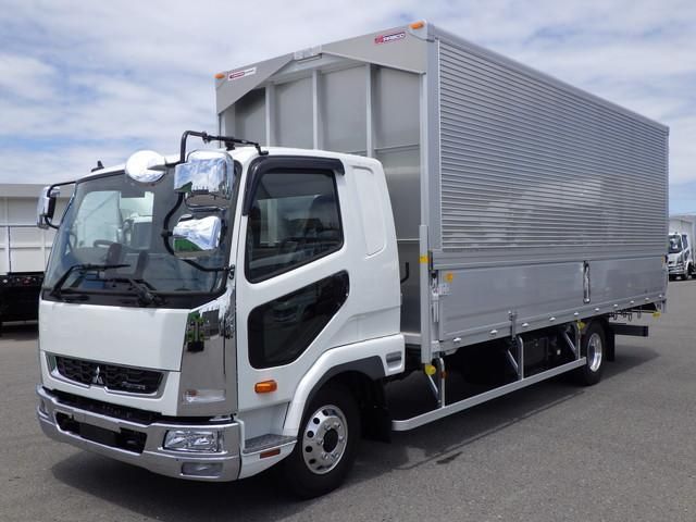 Mitsubishi FIGHTER 2025-10 8186365-1