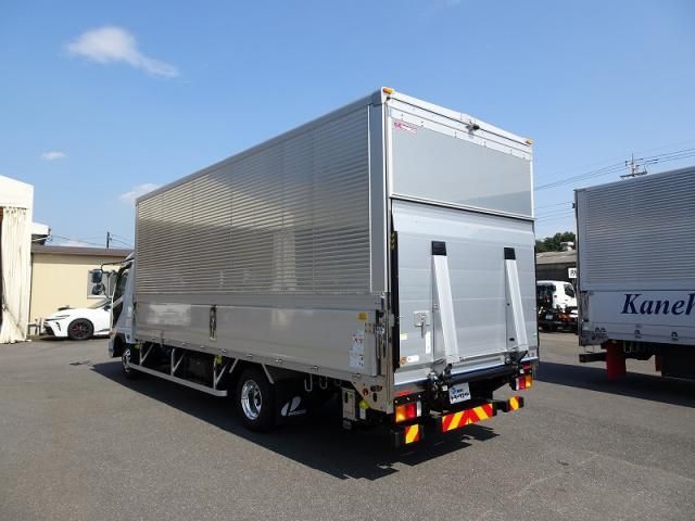 Mitsubishi FIGHTER 2025-11 8186360-3