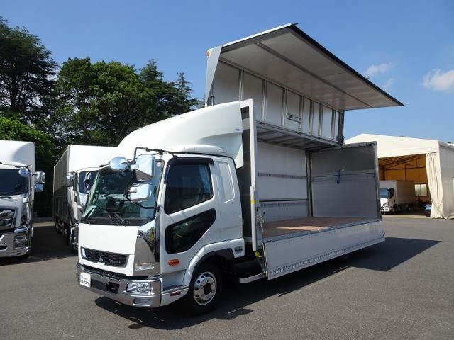 Mitsubishi FIGHTER 2025-11 8186360-4