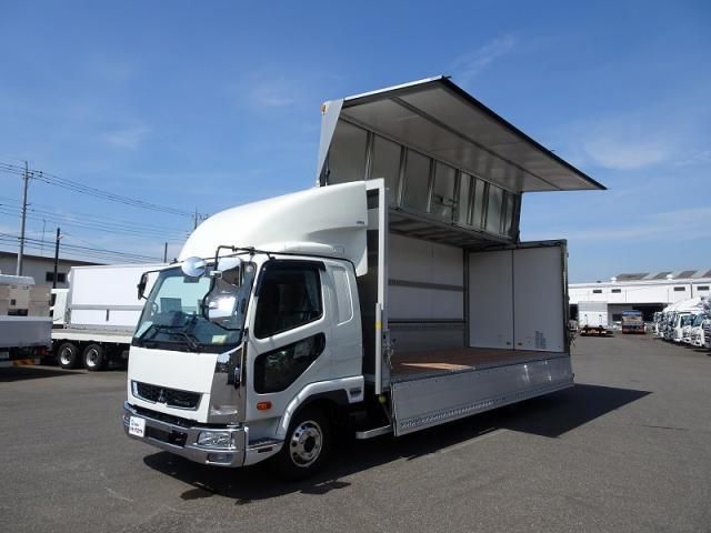 Mitsubishi FIGHTER 2025-11 8186354-4