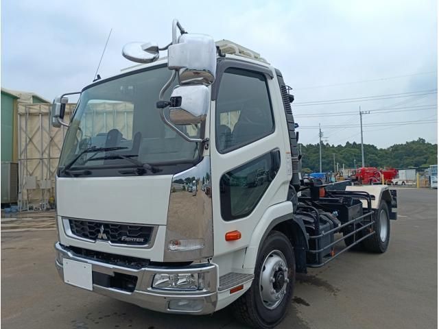 Mitsubishi FIGHTER 2024-07 8186368-0
