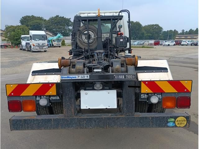 Mitsubishi FIGHTER 2024-07 8186368-4