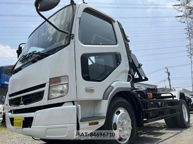 Mitsubishi FIGHTER 2006-10 8207504-0
