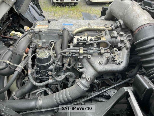 Mitsubishi FIGHTER 2006-10 8207504-23