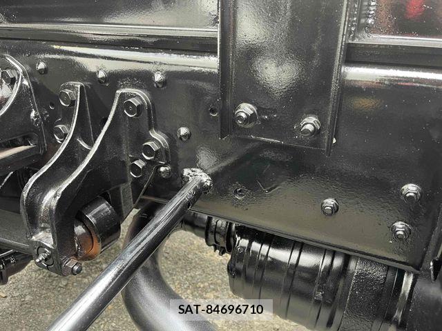 Mitsubishi FIGHTER 2006-10 8207504-27