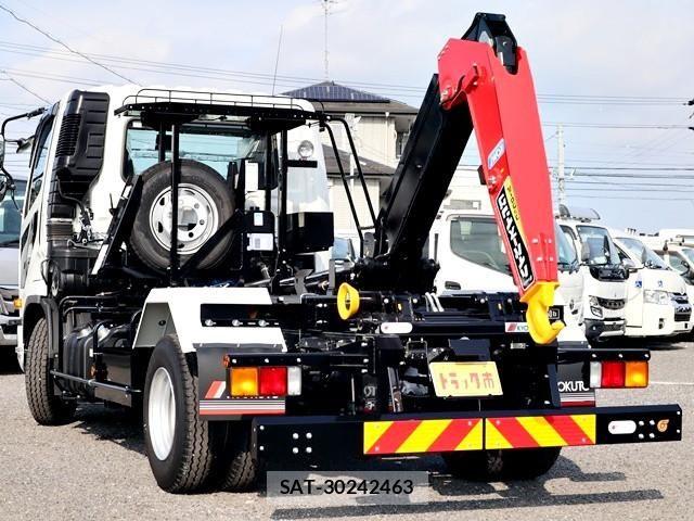 Mitsubishi FIGHTER 2026-02 8229973-12