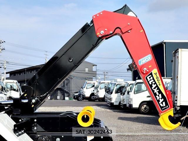 Mitsubishi FIGHTER 2026-02 8229973-15