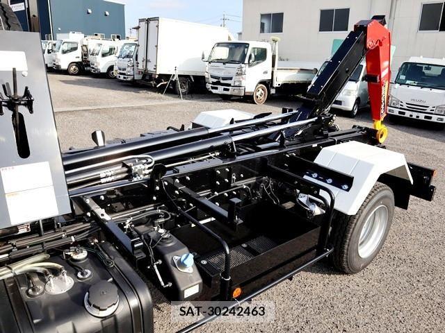 Mitsubishi FIGHTER 2026-02 8229973-18