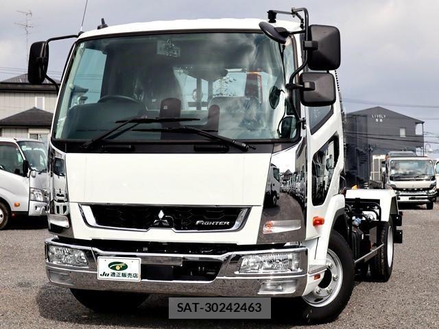 Mitsubishi FIGHTER 2026-02 8229973-1