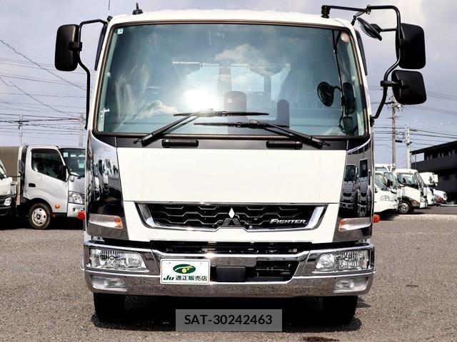 Mitsubishi FIGHTER 2026-02 8229973-2