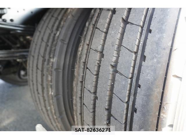 Mitsubishi FIGHTER 2024-06 8229958-9