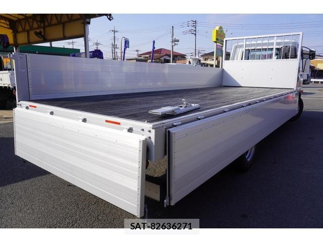 Mitsubishi FIGHTER 2024-06 8229958-22