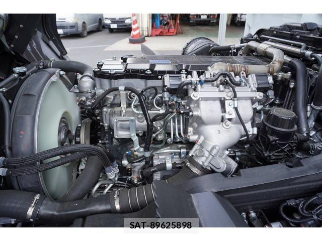 Mitsubishi FIGHTER 2024-07 8229940-13