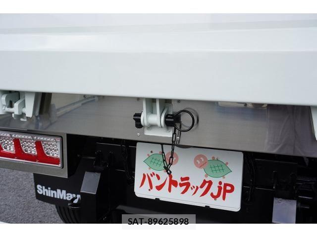 Mitsubishi FIGHTER 2024-07 8229940-21