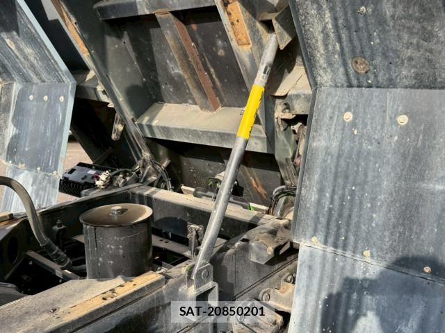 Mitsubishi FIGHTER 2014-10 8229974-15