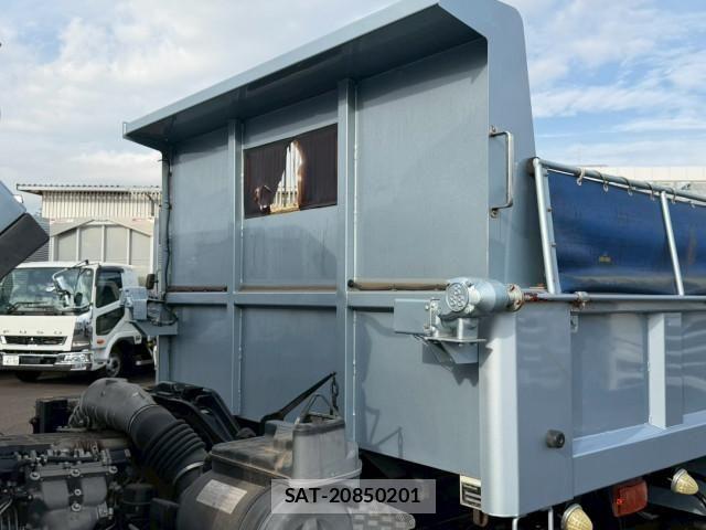 Mitsubishi FIGHTER 2014-10 8229974-17