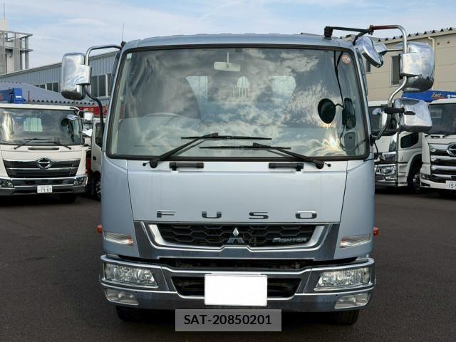 Mitsubishi FIGHTER 2014-10 8229974-1