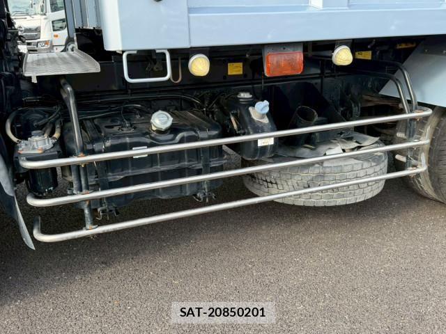 Mitsubishi FIGHTER 2014-10 8229974-27