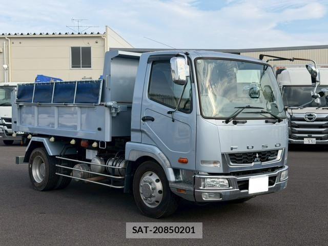Mitsubishi FIGHTER 2014-10 8229974-2