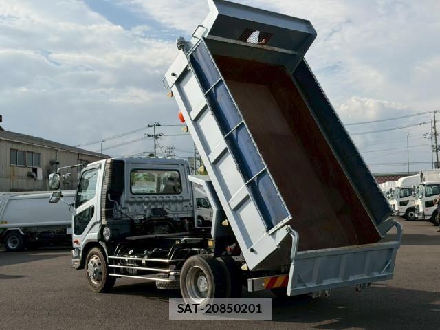 Mitsubishi FIGHTER 2014-10 8229974-8