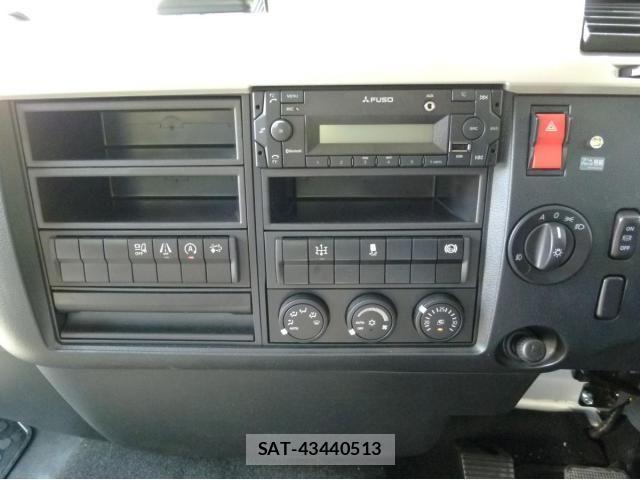 Mitsubishi FIGHTER 2026-04 8229961-29