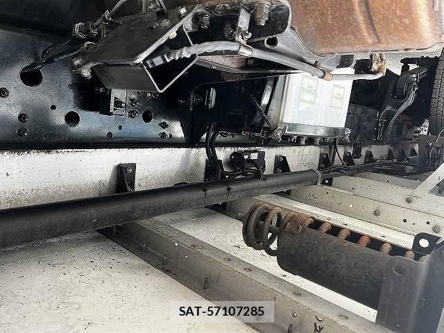 Mitsubishi FIGHTER 2017-09 8229979-16