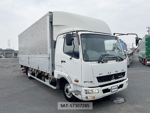 Mitsubishi FIGHTER 2017-09 8229979-1