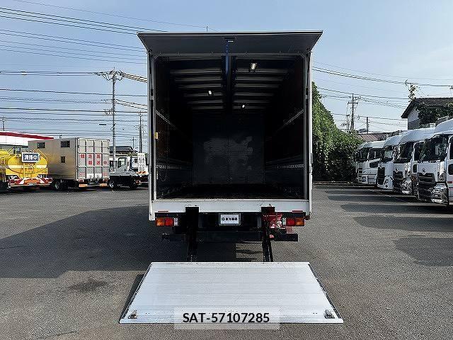 Mitsubishi FIGHTER 2017-09 8229979-6