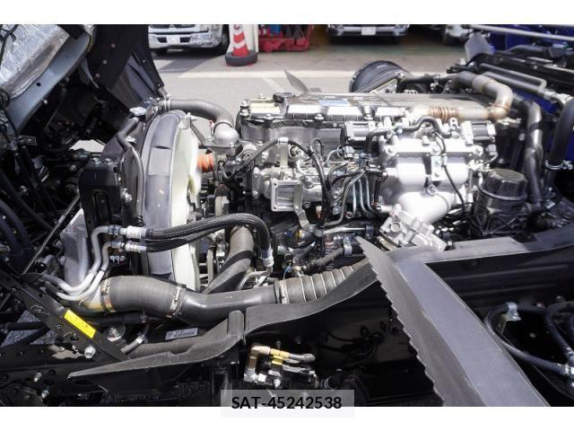 Mitsubishi FIGHTER 2025-12 8229939-13