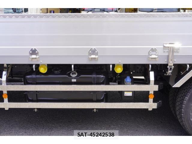 Mitsubishi FIGHTER 2025-12 8229939-27