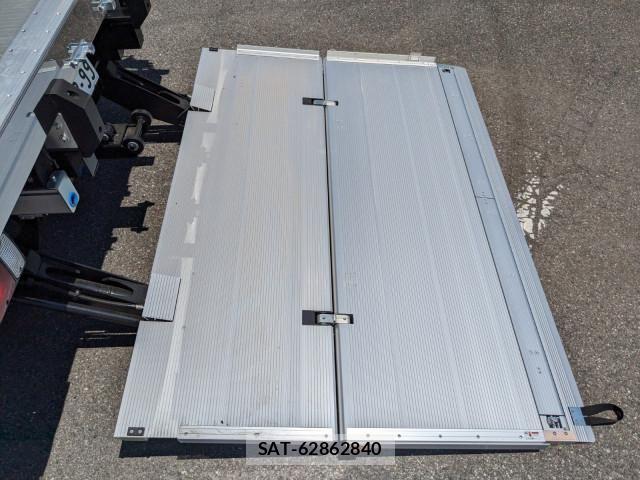 Mitsubishi FIGHTER 2026-01 8229944-9