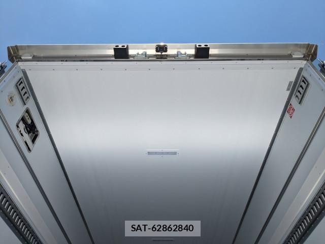 Mitsubishi FIGHTER 2026-01 8229944-12