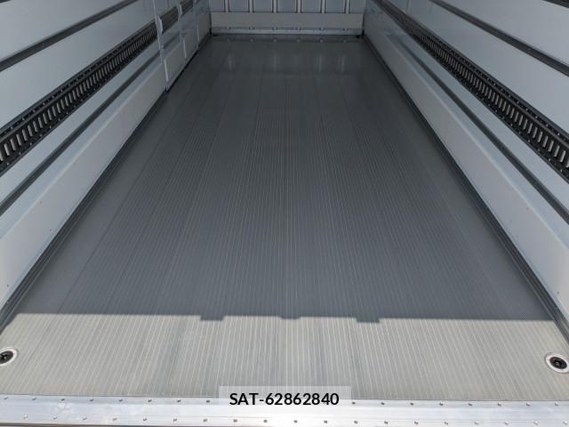 Mitsubishi FIGHTER 2026-01 8229944-13