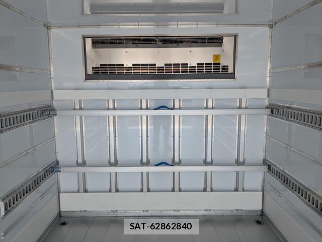 Mitsubishi FIGHTER 2026-01 8229944-17