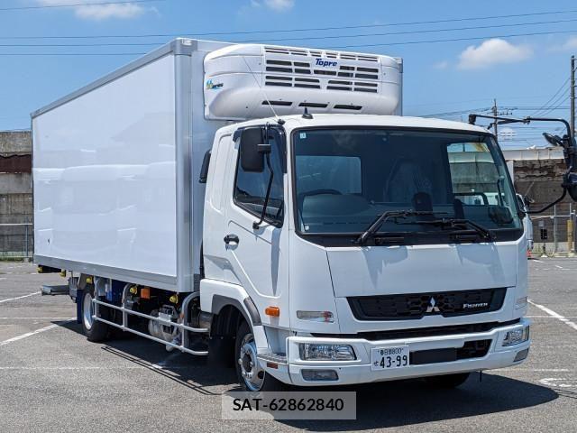 Mitsubishi FIGHTER 2026-01 8229944-1