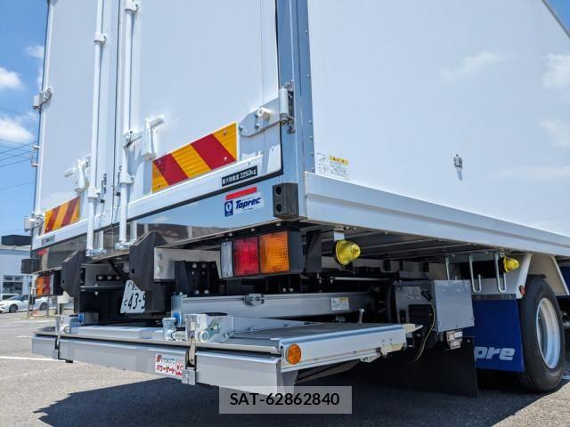 Mitsubishi FIGHTER 2026-01 8229944-5
