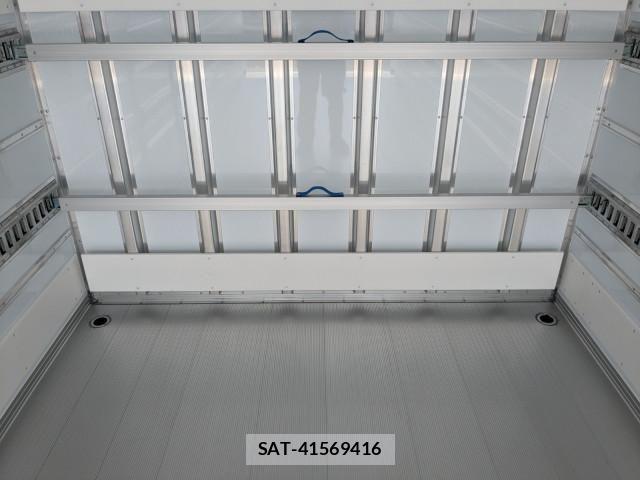 Mitsubishi FIGHTER 2026-01 8229947-15