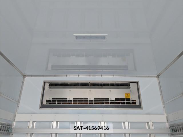 Mitsubishi FIGHTER 2026-01 8229947-16