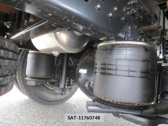 Mitsubishi FIGHTER 2026-04 8229966-11