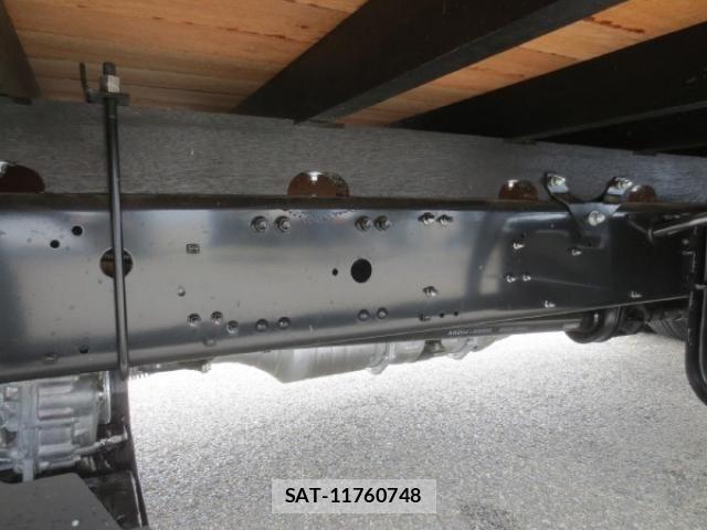 Mitsubishi FIGHTER 2026-04 8229966-12