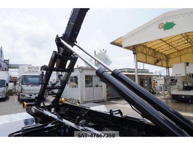 Mitsubishi FIGHTER 2026-04 8229962-20